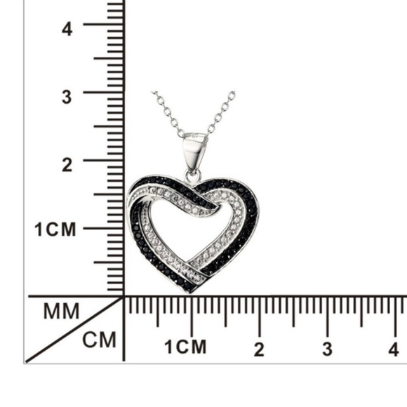 Stunning Black & White Crystal Heart Pendant Chain - Picture 5 of 5